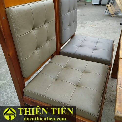 Bàn 4 Ghê Nệm Xám