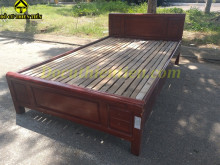 Giường Gỗ Màu Nâu Đỏ 1M2
