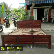 Giường Gỗ Nâu 1M6