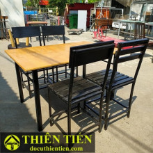 Bàn Vàng 4 Ghế Đen