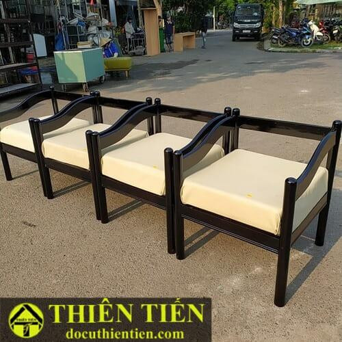 Ghế Nệm Trắng