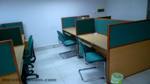 Bàn Làm Việc Có Vách Ngăn